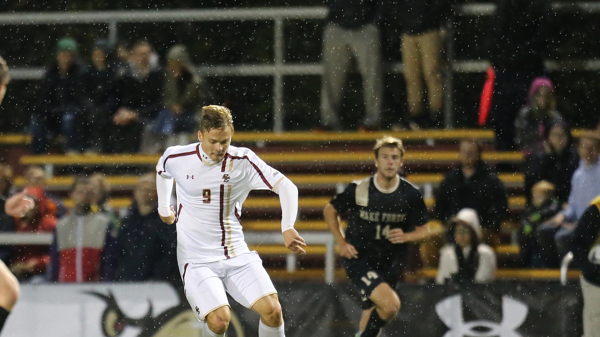 Men's Soccer Defeats Vermont 1-0, Advances