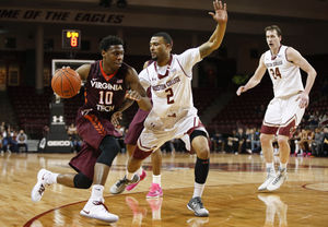 Eagles Play Sloppy, Continue Their Tumble